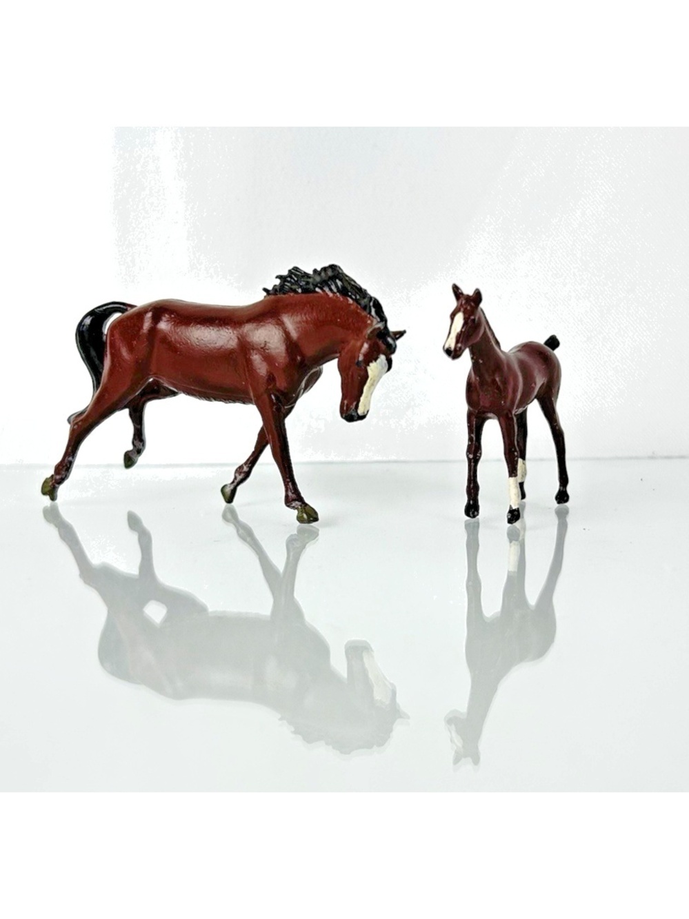 Vintage Britains Lead Metal Standing Brown Horses Foal 2" & Mare 3" Farm Animal